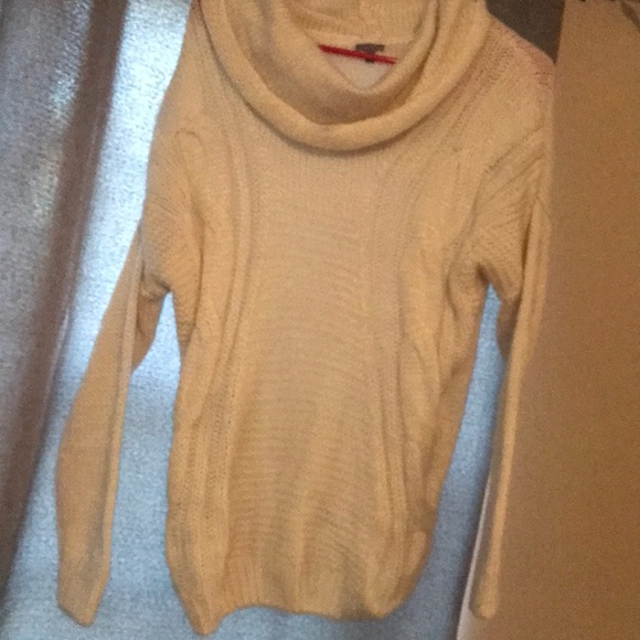 Cowlneck thick knit sweater - Picture 2 of 2